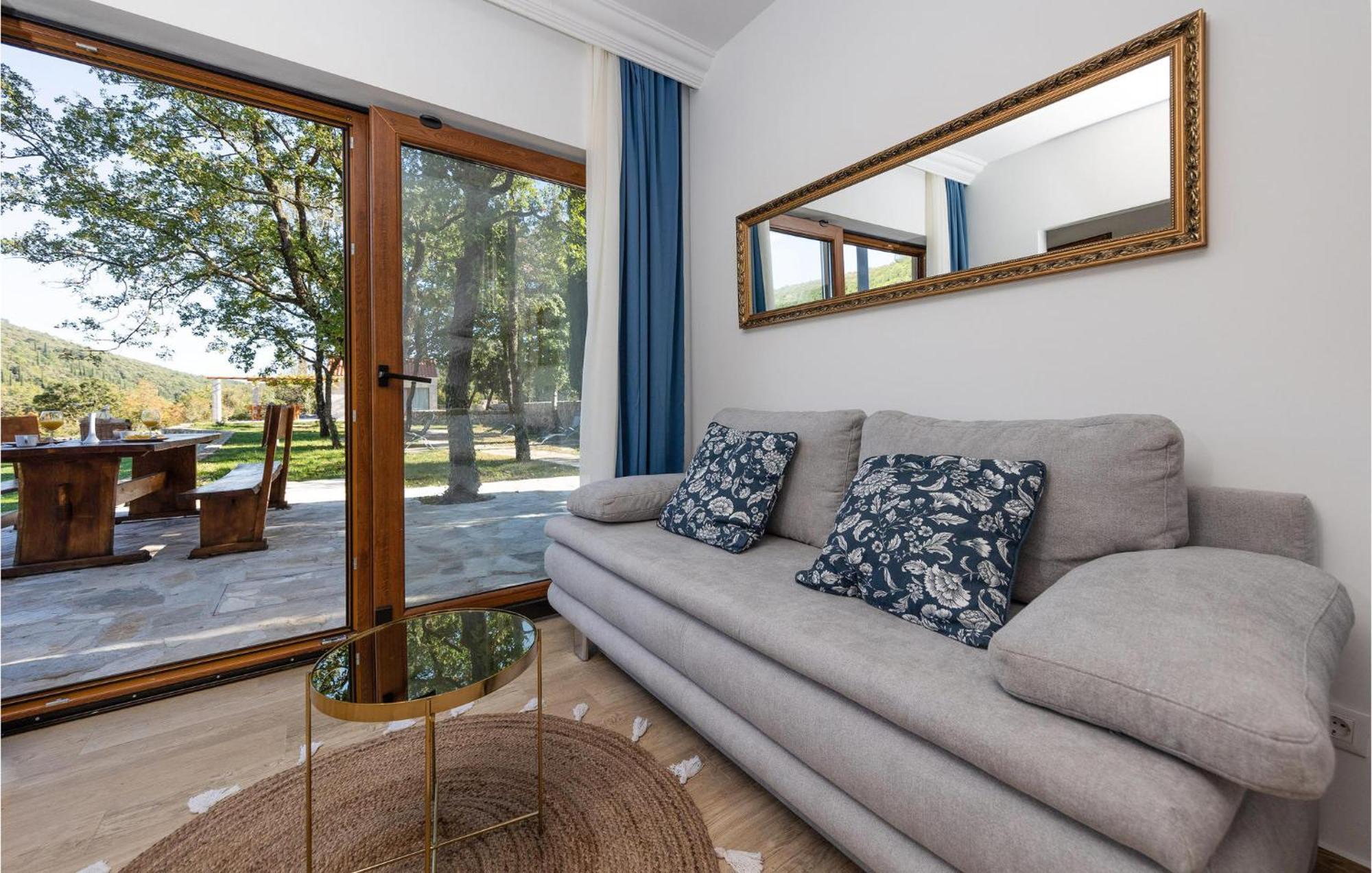 Gorgeous Home In Gruda With Outdoor Swimming Pool Zewnętrze zdjęcie