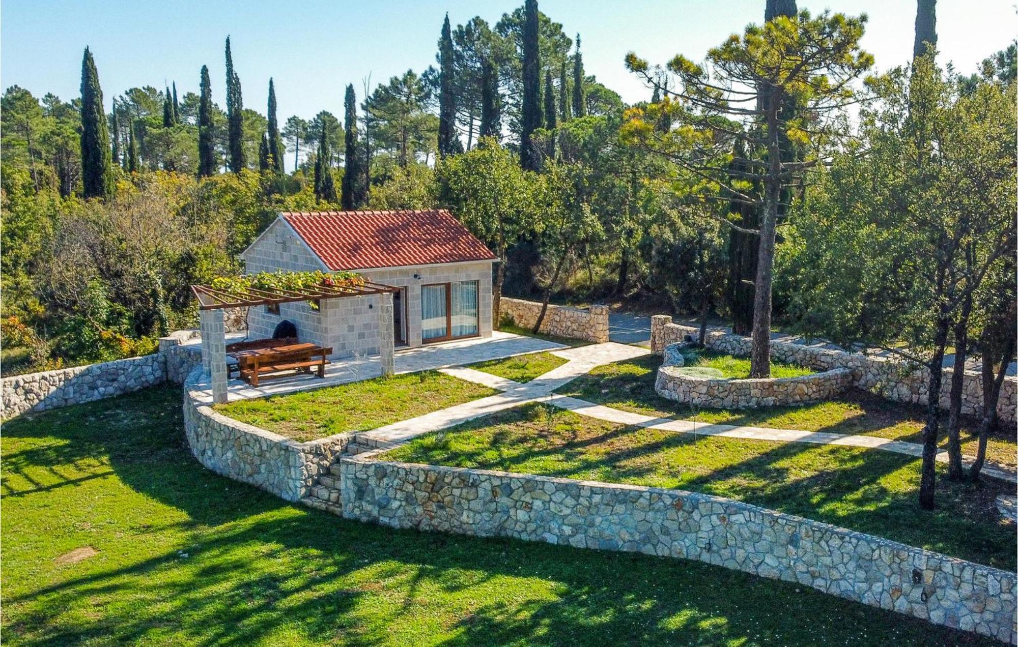 Gorgeous Home In Gruda With Outdoor Swimming Pool Zewnętrze zdjęcie
