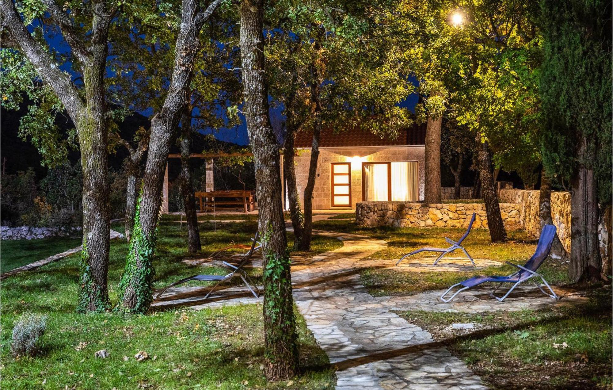 Gorgeous Home In Gruda With Outdoor Swimming Pool Zewnętrze zdjęcie
