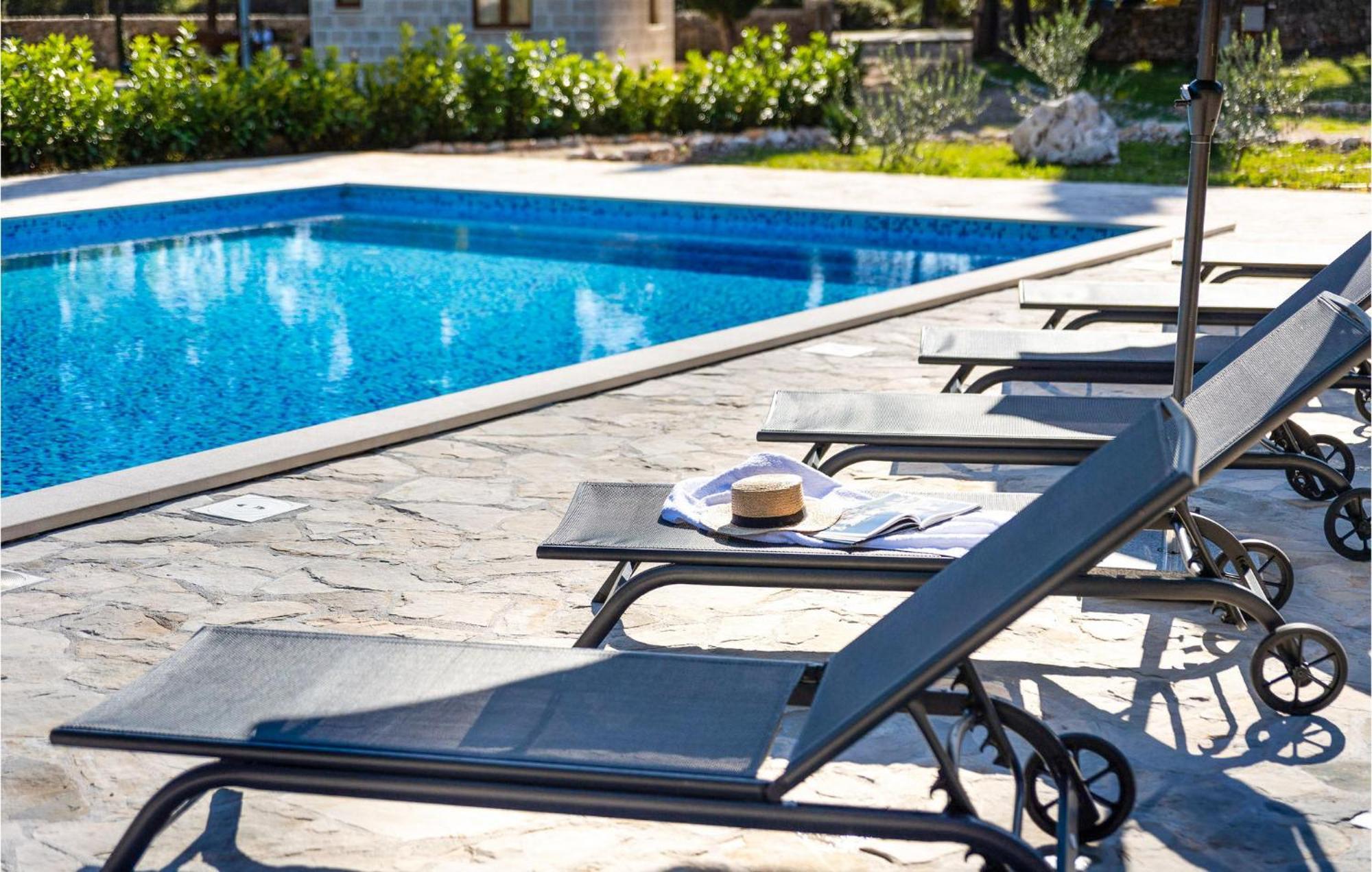 Gorgeous Home In Gruda With Outdoor Swimming Pool Zewnętrze zdjęcie