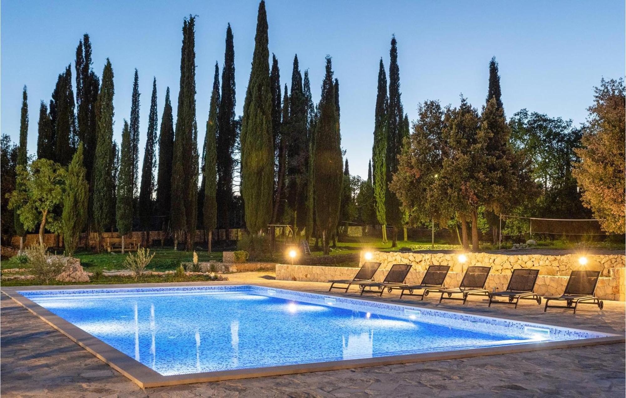 Gorgeous Home In Gruda With Outdoor Swimming Pool Zewnętrze zdjęcie